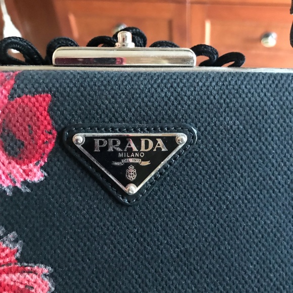 Prada bag - Picture 4 of 7